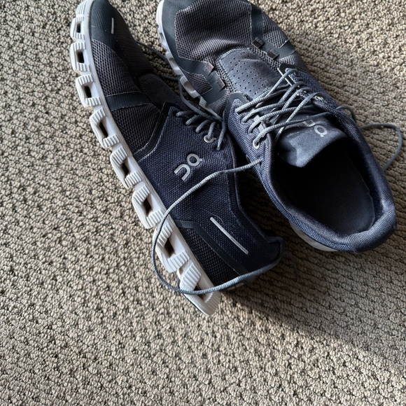 On Cloud Running, Black, 11.5 - Picture 1 of 4